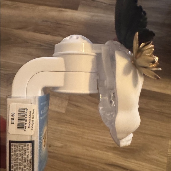 Bath & Body Works Wallflower Diffuser Succulent Skull New - Picture 3 of 4